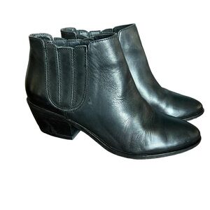 JOIE women size 6.5 black